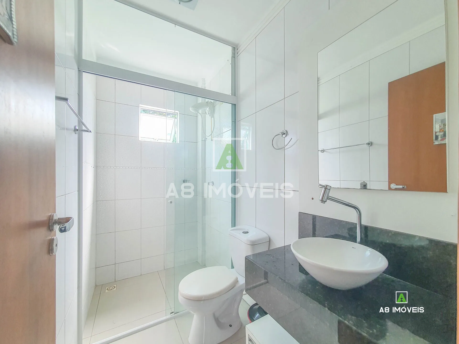 APARTAMENTO COM DOIS QUARTOS SENDO UMA SUÍTE BAIRRO AGUA VERDE SEMI MOBILIADO — foto 7