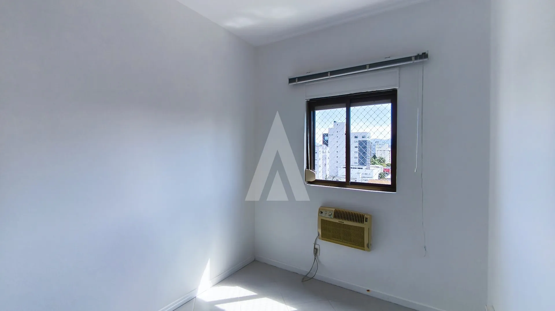 Apartamento com 02 quartos e cozinha com armários no bairro Bucarein — foto 6