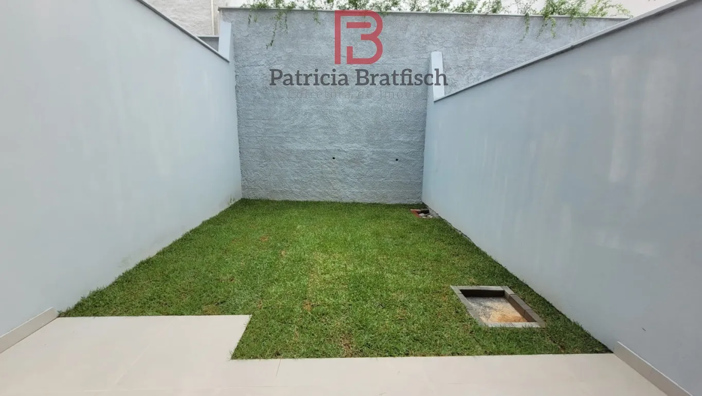 Sobrados com 02 suítes e espaço terreno fundos. Localização mega privilegiada. Loteamento de ótimo padrão. — foto 4