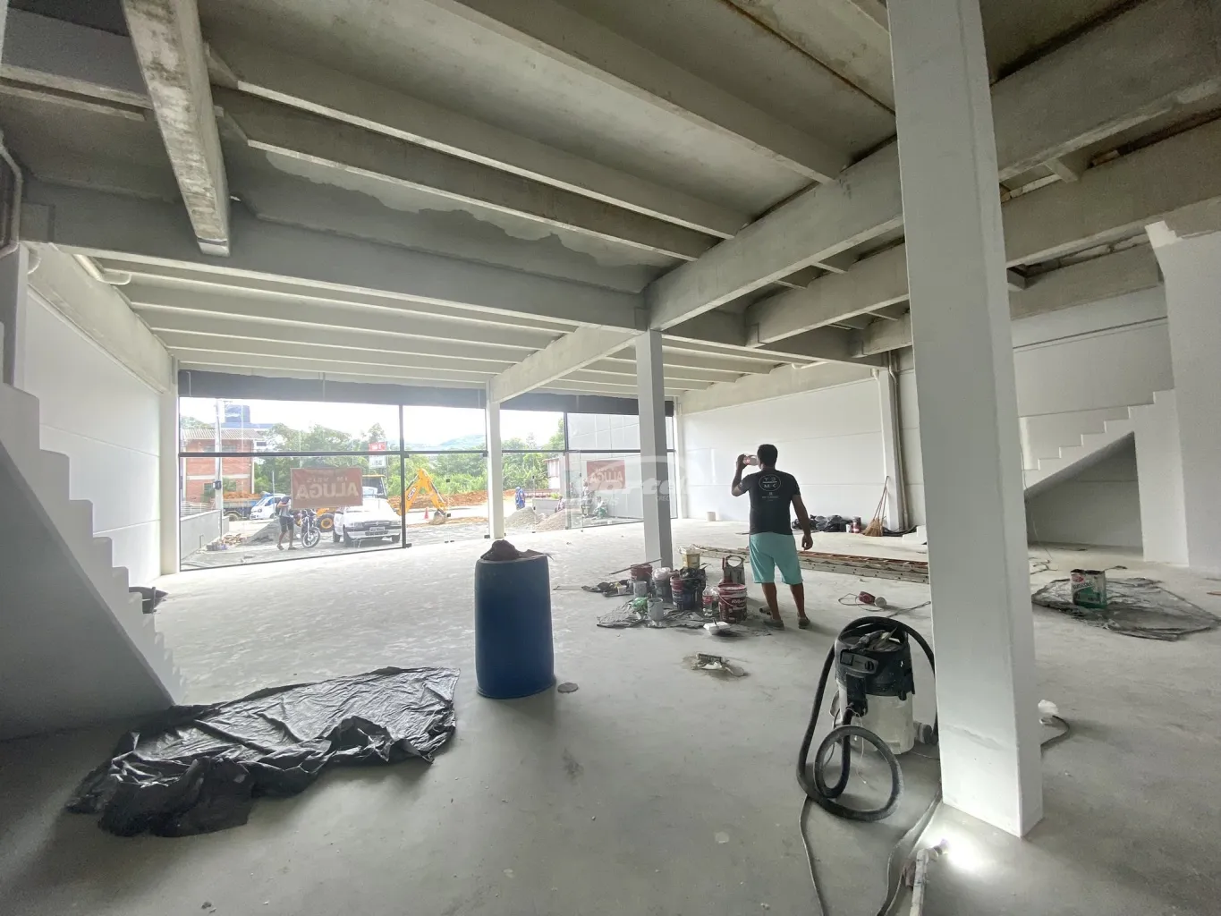 Se você está a procura de um local para instalar o seu negocio, este é o lugar certo! Loja comercial, localizada na Rua Gustavo Zimmermann, no bairro Itoupava Central, o maior bairro de Blumenau, com maior potencial de expansão e em constante crescimento. — foto 3