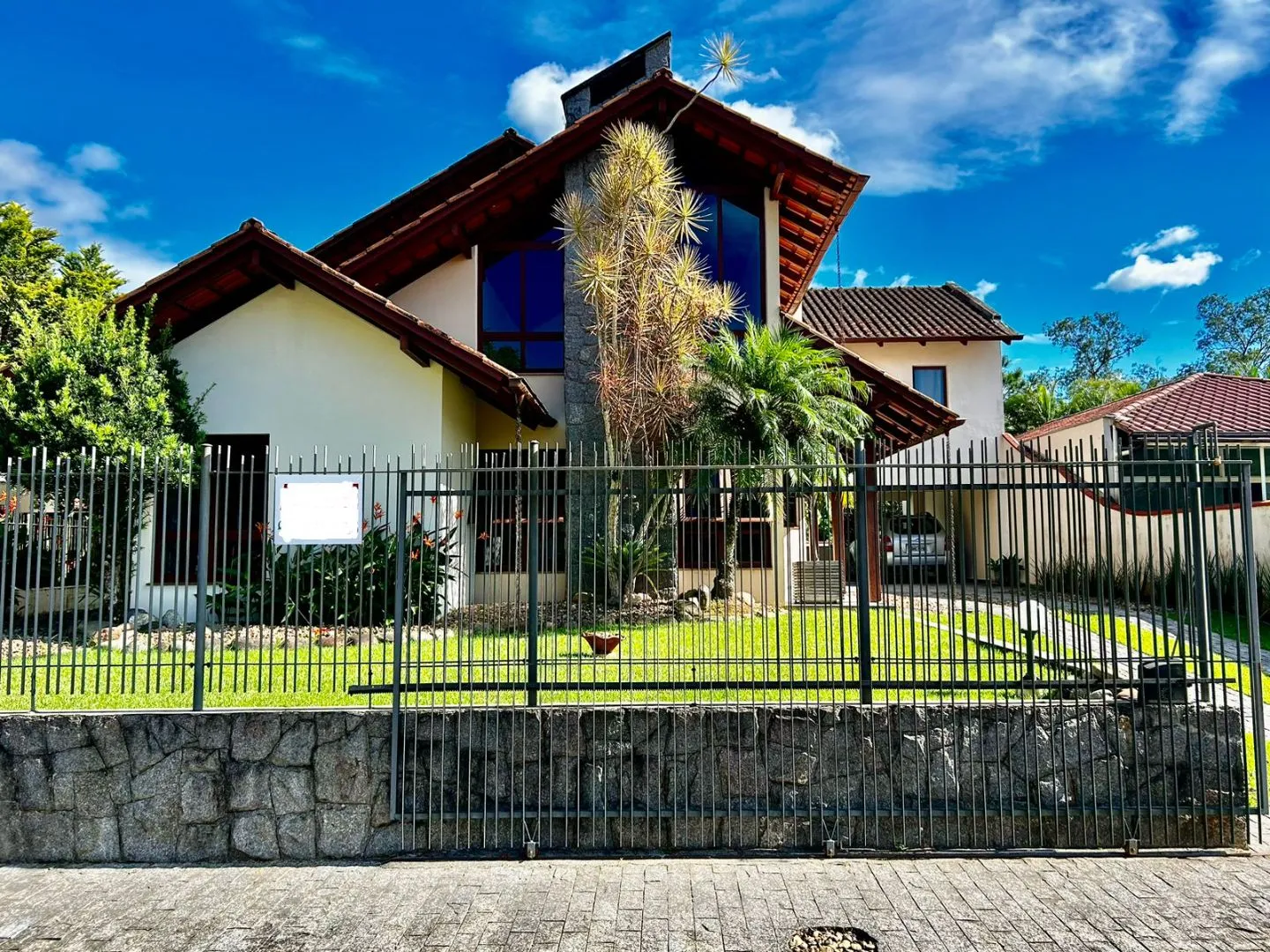 Casa com 4 dormitórios à venda no bairro Centro em Timbó/SC - foto 1