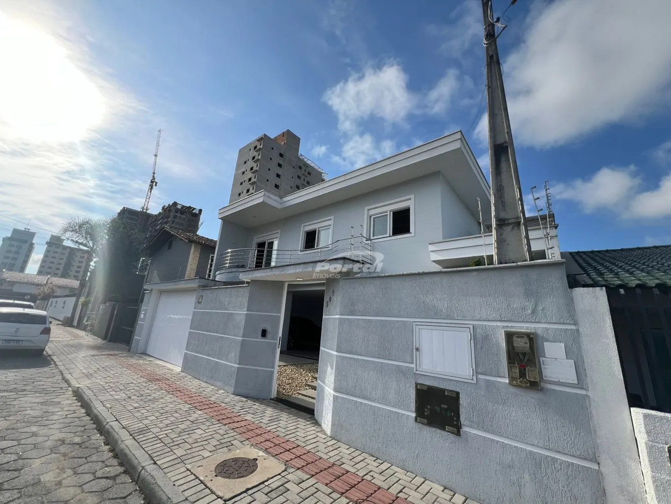 Casa alto padrão, mobiliada, área de festas, piscina, 300 metros do mar, no Centro de Balneário Piçarras SC — foto 5