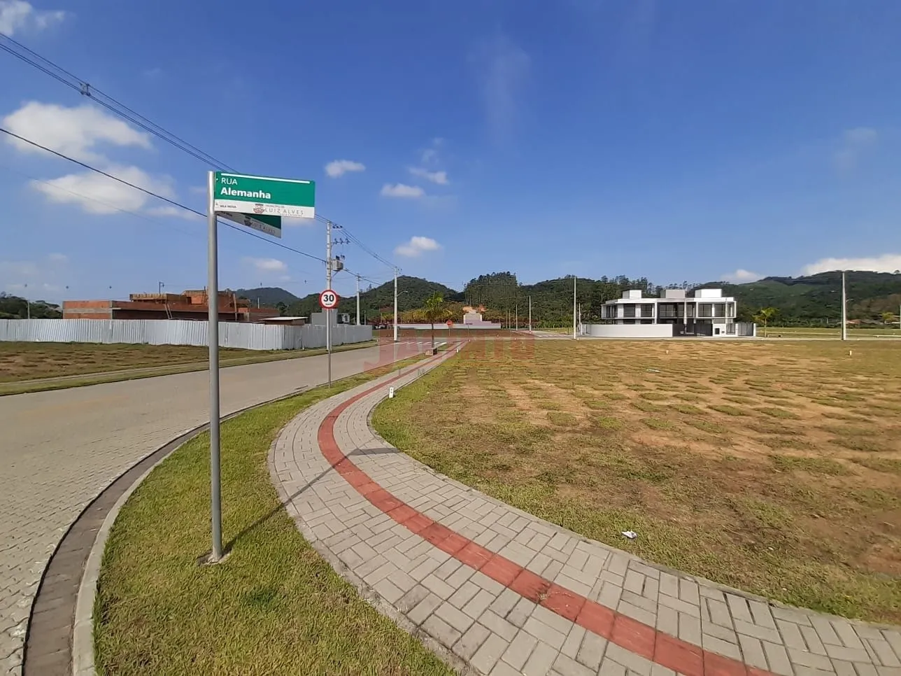 Ótimo terreno com localização privilegiada em Luiz Alves. — foto 2