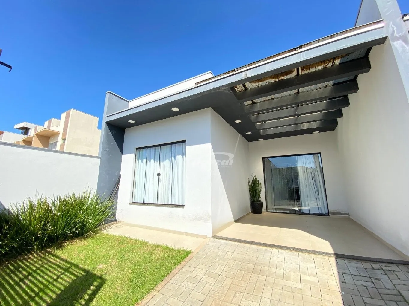 Excelente casa geminada, localizada no bairro Itacolomi em Balneário Piçarras, a apenas 800 metros da praia! - foto 1