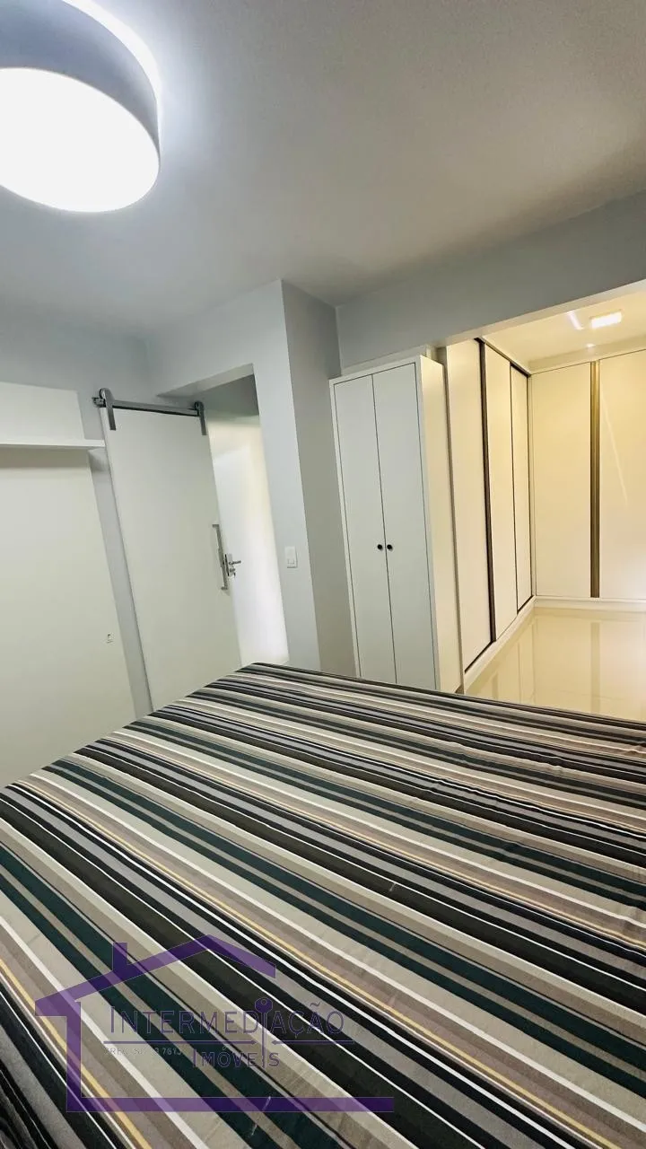 Apartamento no Bairro Agua Verde, com 02 dormitórios, 2 banheiros, 2 vagas, semi mobiliado — foto 4