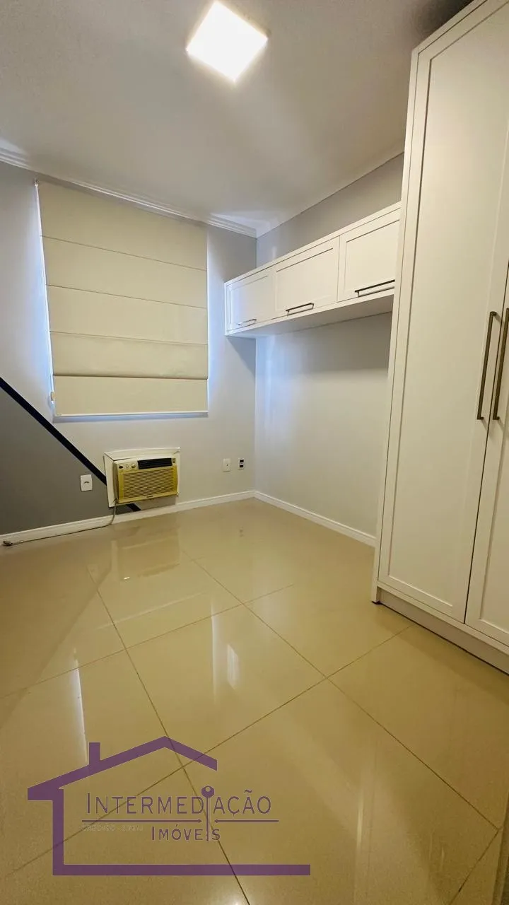 Apartamento no Bairro Agua Verde, com 02 dormitórios, 2 banheiros, 2 vagas, semi mobiliado — foto 6