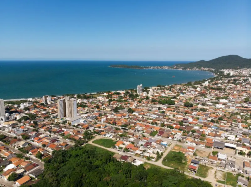 Apartamento com 2 a 3 dormitórios sendo 01 suíte e lazer completo, na Praia de Armação em Penha SC (cód 18453) — foto 4