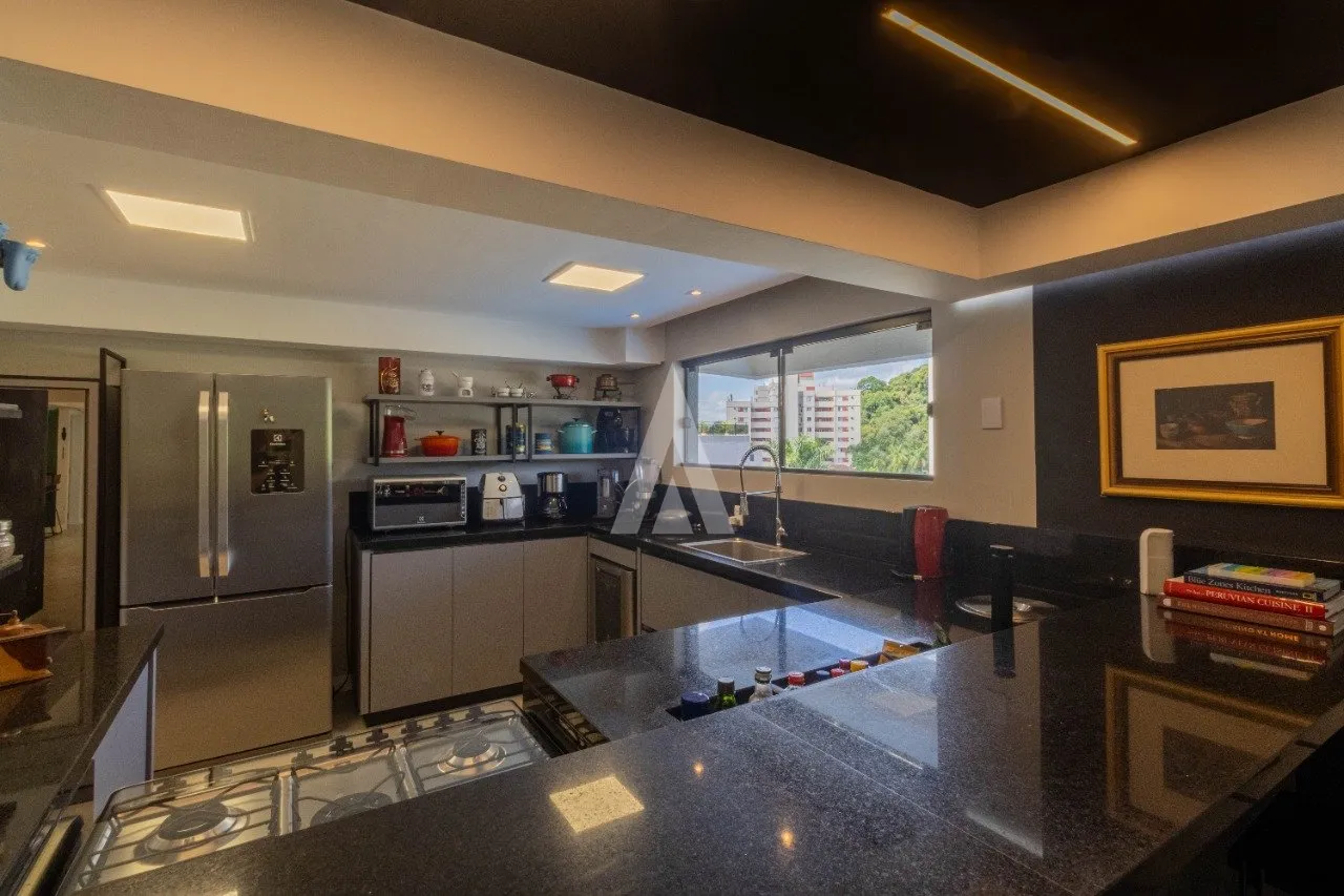 Casa com 4 suítes à venda no bairro Anita Garibaldi em Joinville-SC por R$2.500.000,00. — foto 5