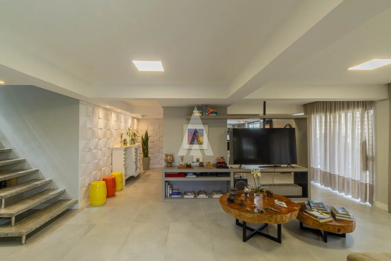 Casa com 4 suítes à venda no bairro Anita Garibaldi em Joinville-SC por R$2.500.000,00. — foto 3