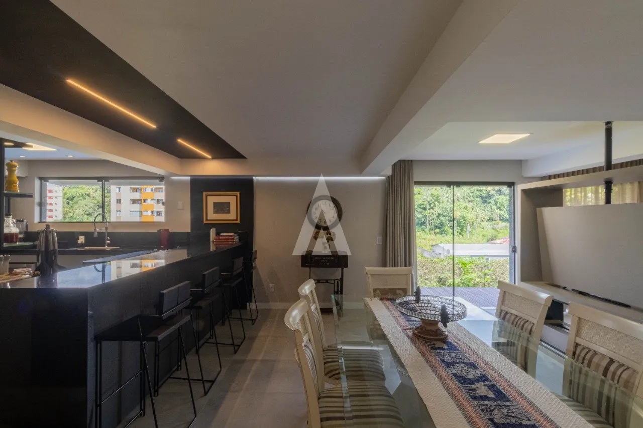 Casa com 4 suítes à venda no bairro Anita Garibaldi em Joinville-SC por R$2.500.000,00. — foto 6