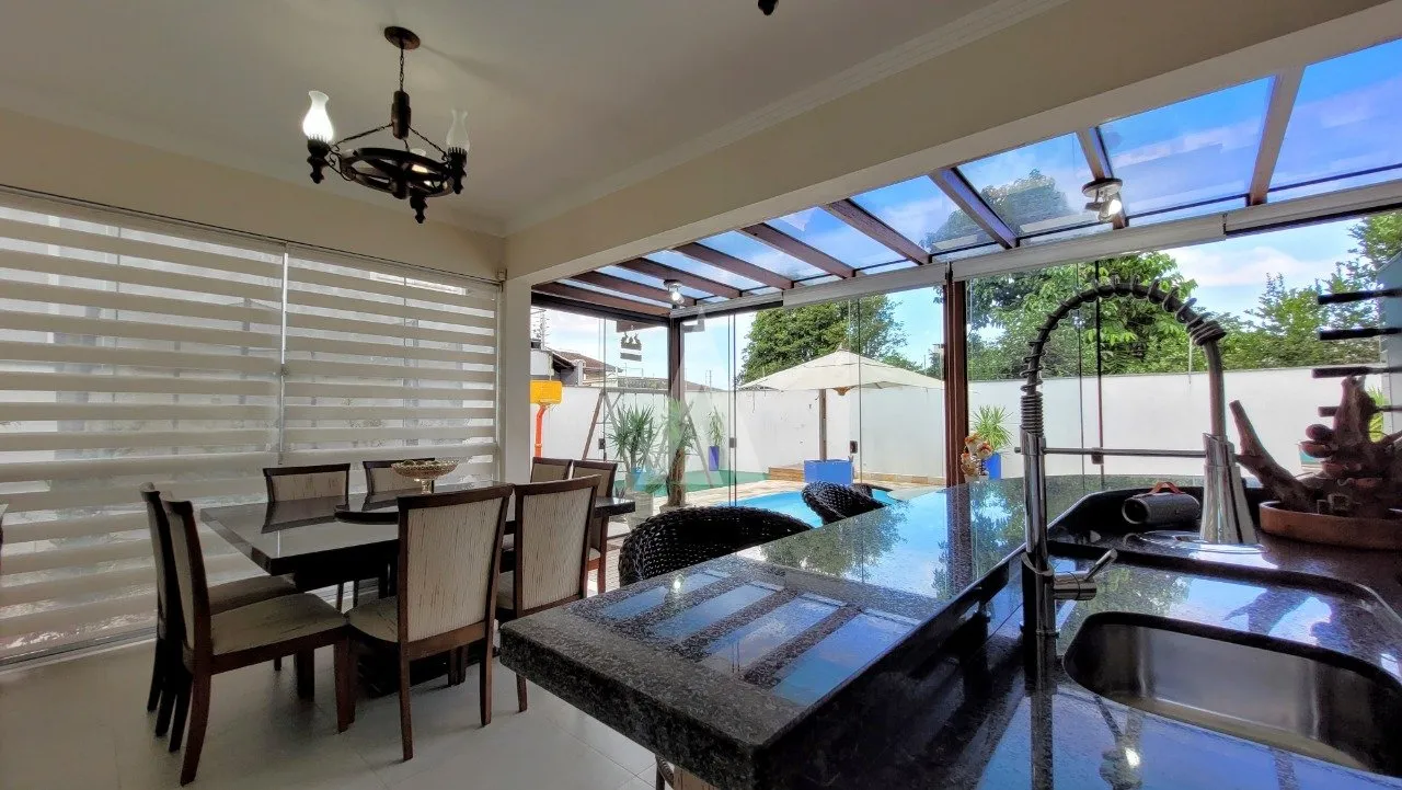 Sobrado com 1 suíte(s) mais 3 quarto(s) à venda no bairro Pirabeiraba em Joinville, por R$ 2.289.000.00. — foto 4