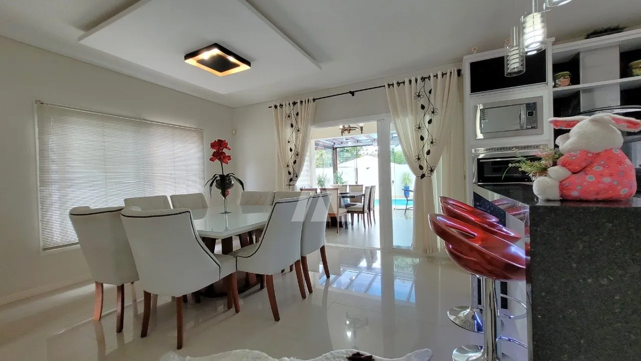 Sobrado com 1 suíte(s) mais 3 quarto(s) à venda no bairro Pirabeiraba em Joinville, por R$ 2.289.000.00. — foto 7