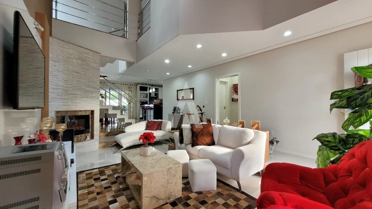 Sobrado com 1 suíte(s) mais 3 quarto(s) à venda no bairro Pirabeiraba em Joinville, por R$ 2.289.000.00. - foto 1