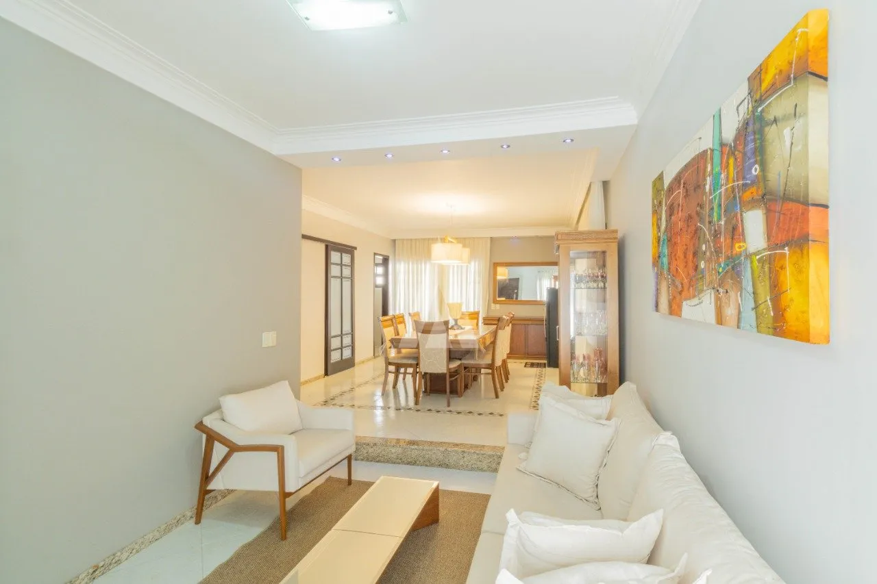 Sobrado com 1 suíte(s) mais 2 quarto(s) à venda no bairro Saguaçu em Joinville, por R$ 1.400.000.00. - foto 1