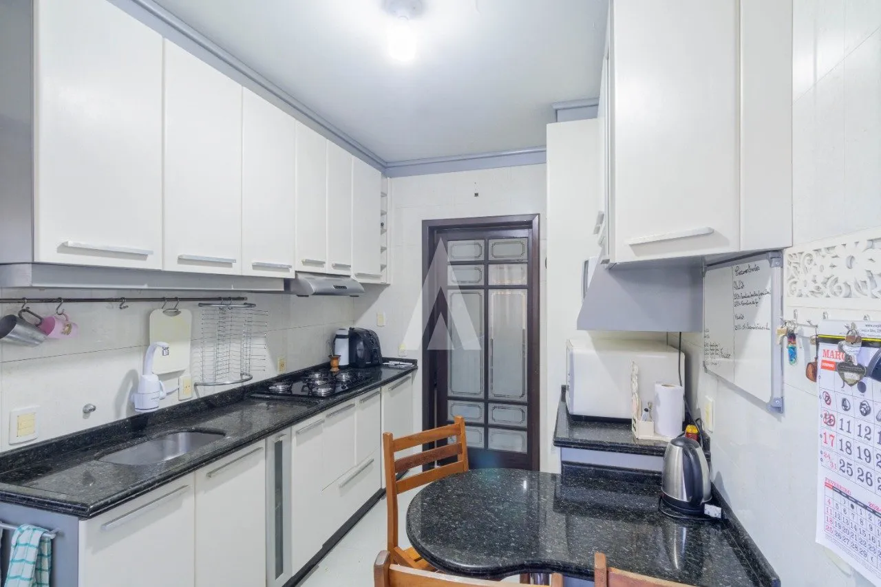 Sobrado com 1 suíte(s) mais 2 quarto(s) à venda no bairro Saguaçu em Joinville, por R$ 1.400.000.00. — foto 3