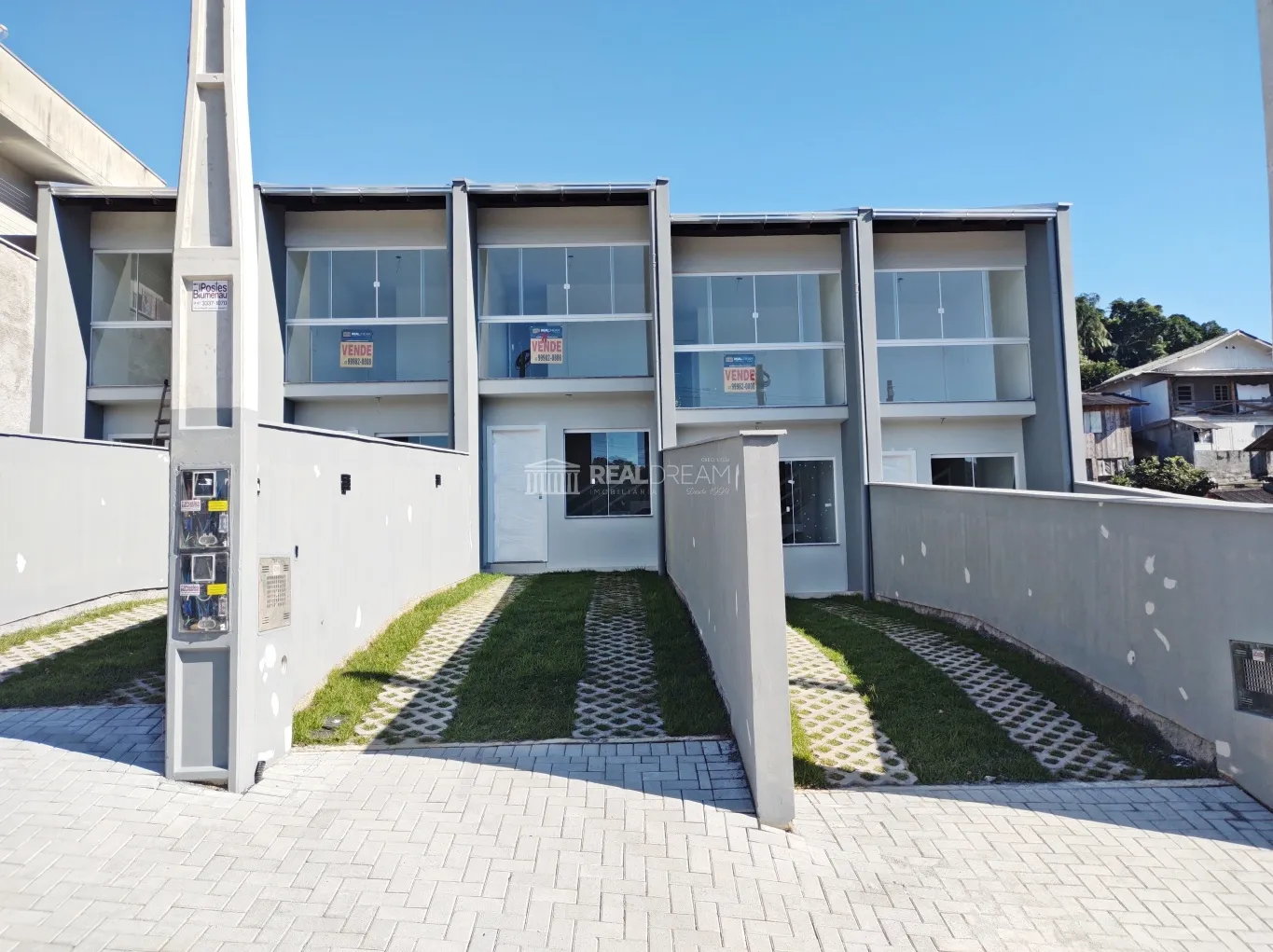 Sobrado de 2 dormitórios, 2 vagas de estacionamento e amplo quintal nos fundos, no Bairro Itoupavazinha em Blumenau SC — foto 2