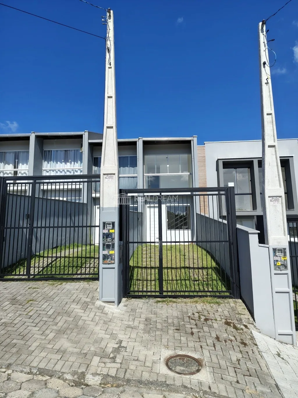 Sobrado de 2 dormitórios, 2 vagas de estacionamento e amplo quintal nos fundos, no Bairro Itoupavazinha em Blumenau SC — foto 3