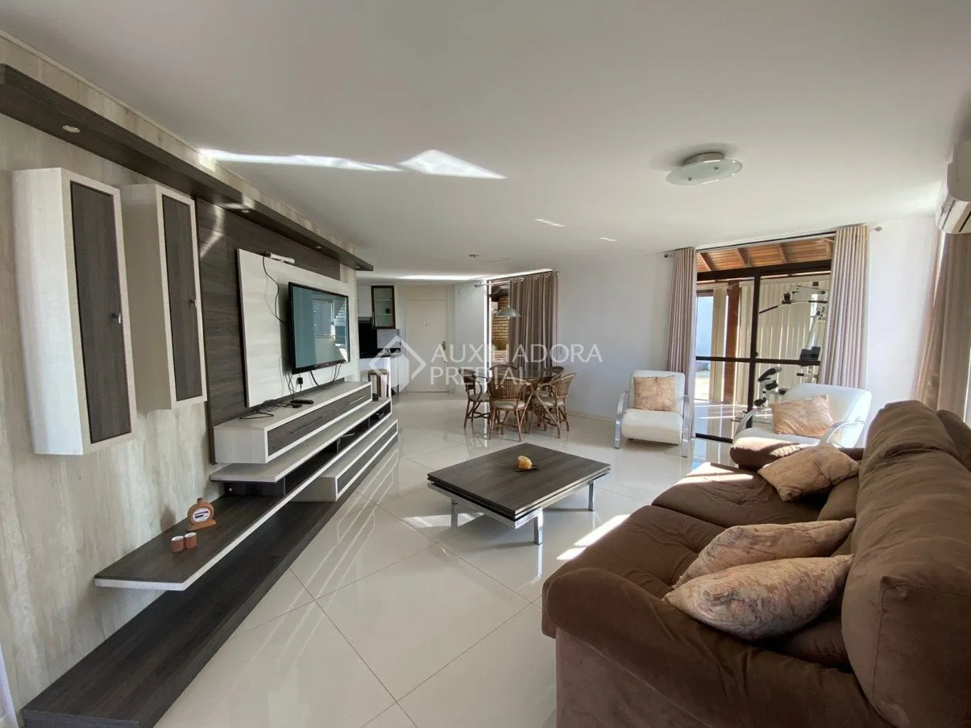 Apartamento à venda com 3 quartos e 1 suíte, 3 vagas, 318m² no Canasvieiras, Florianópolis - foto 1