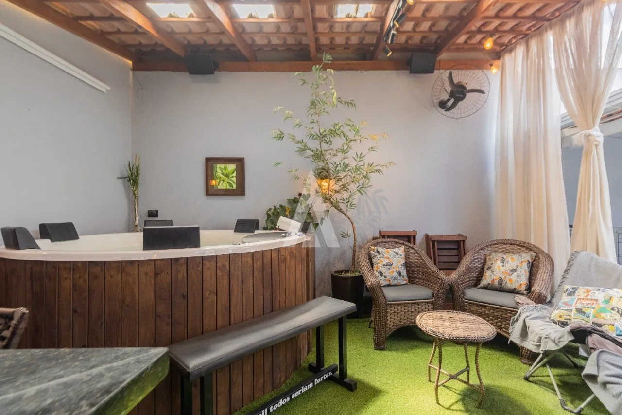 Sobrado com 3 suíte(s) à venda no bairro Petrópolis em Joinville, por R$ 799.000.00. — foto 5