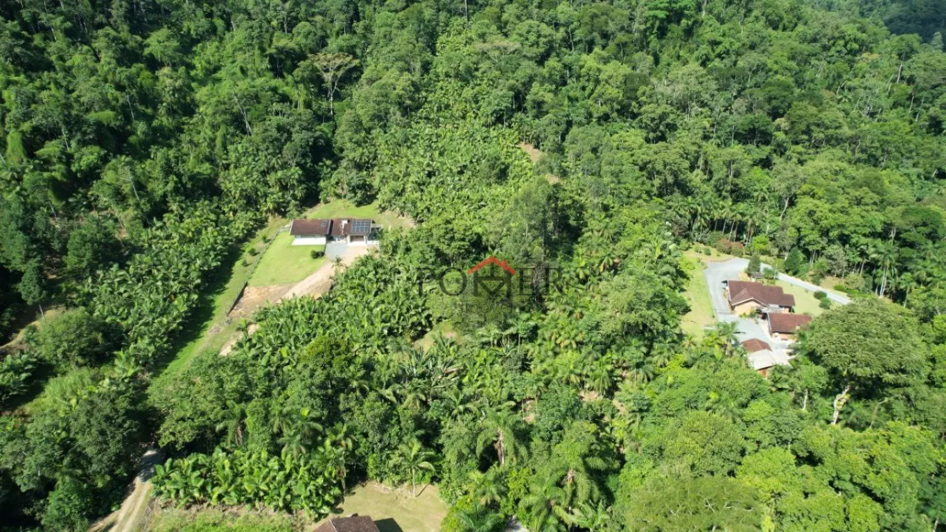 Lindo sítio com 20.000m em Testo Rega com um lindo rio e um pequeno rancho. — foto 5
