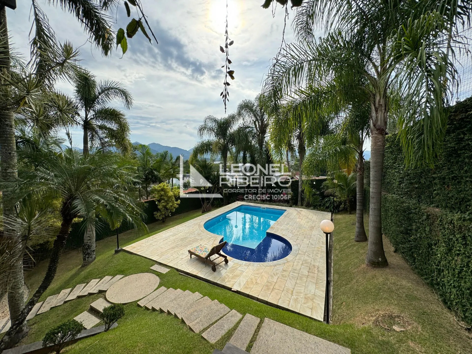 Casa com 3 dormitórios à venda, 291,05 m no bairro Das Nações - Timbó/SC - foto 1