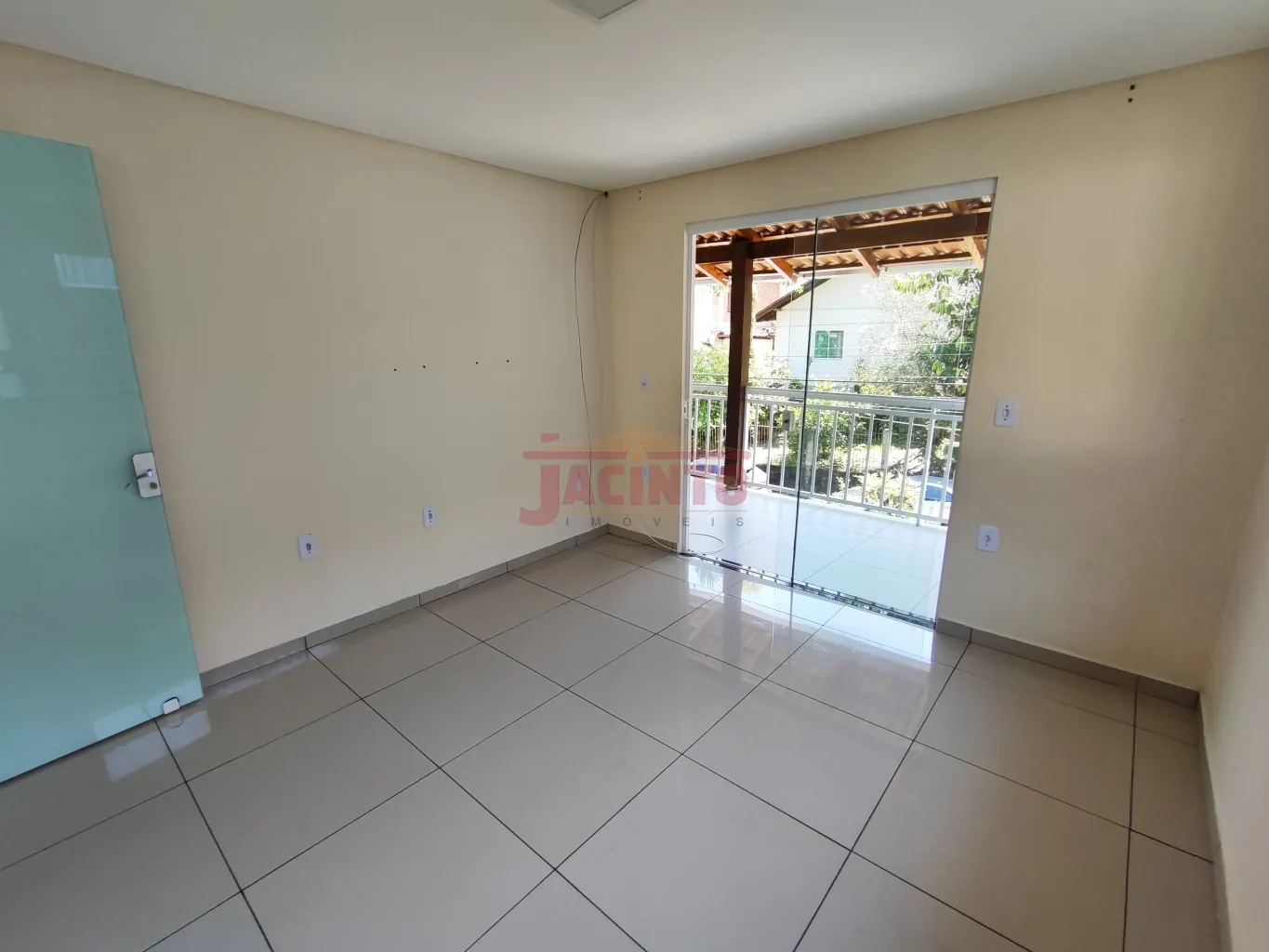 Casa com 3 dormitórios, sendo 1 suíte, próximo a Vila Germânica, ampla garagem coberta com área para escritório no térreo ou dispensa. — foto 5