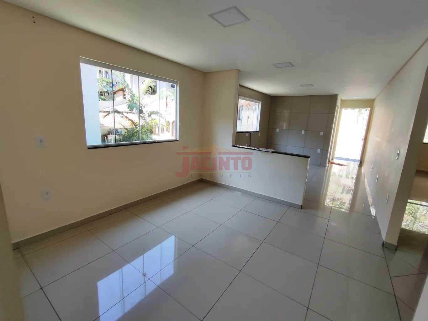 Casa com 3 dormitórios, sendo 1 suíte, próximo a Vila Germânica, ampla garagem coberta com área para escritório no térreo ou dispensa. — foto 6