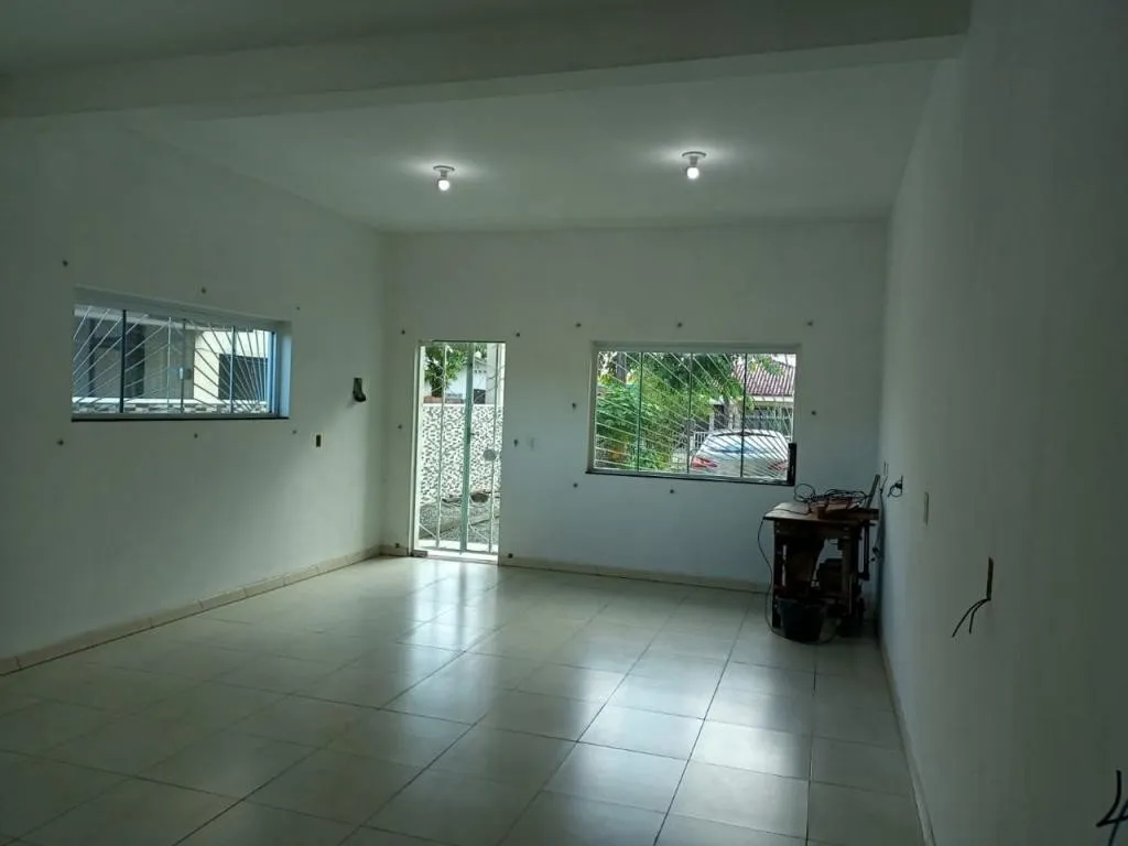 Outros Imóveis à venda com 2 quartos e 1 suíte, 2 vagas, 354m² na região do bairro Bucarein, próximo à Rua Padre Kolb, Joinville — foto 3