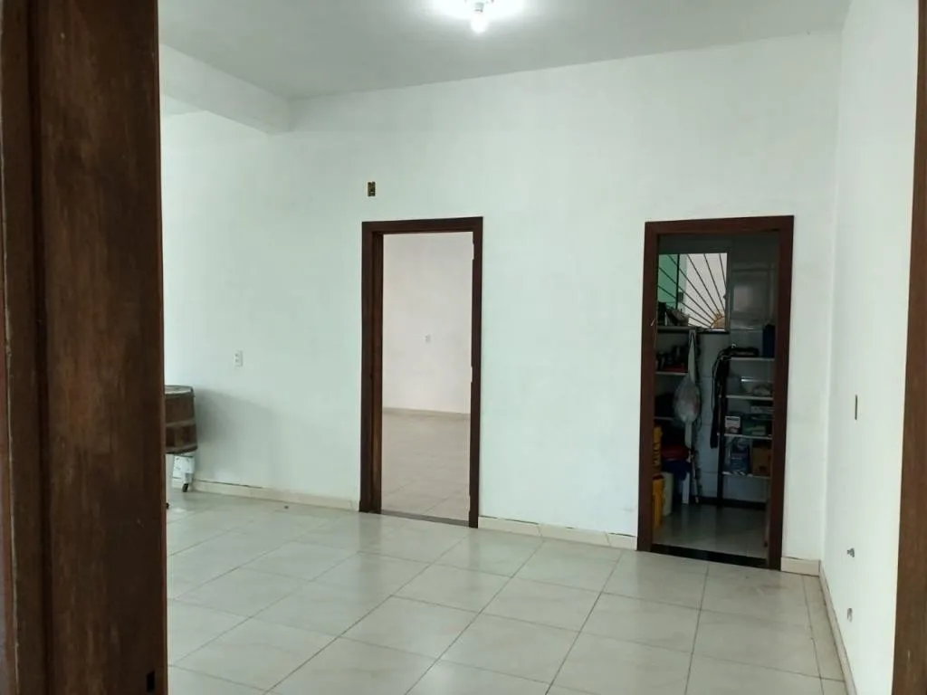 Outros Imóveis à venda com 2 quartos e 1 suíte, 2 vagas, 354m² na região do bairro Bucarein, próximo à Rua Padre Kolb, Joinville — foto 4