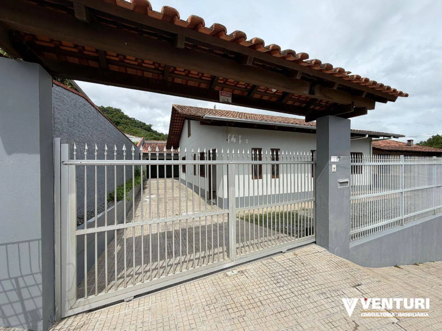 Casa com 3 dormitórios, sendo 1 suíte para alugar, 160 m por R$ 4.054/mês - Velha - Blumenau/SC - foto 1