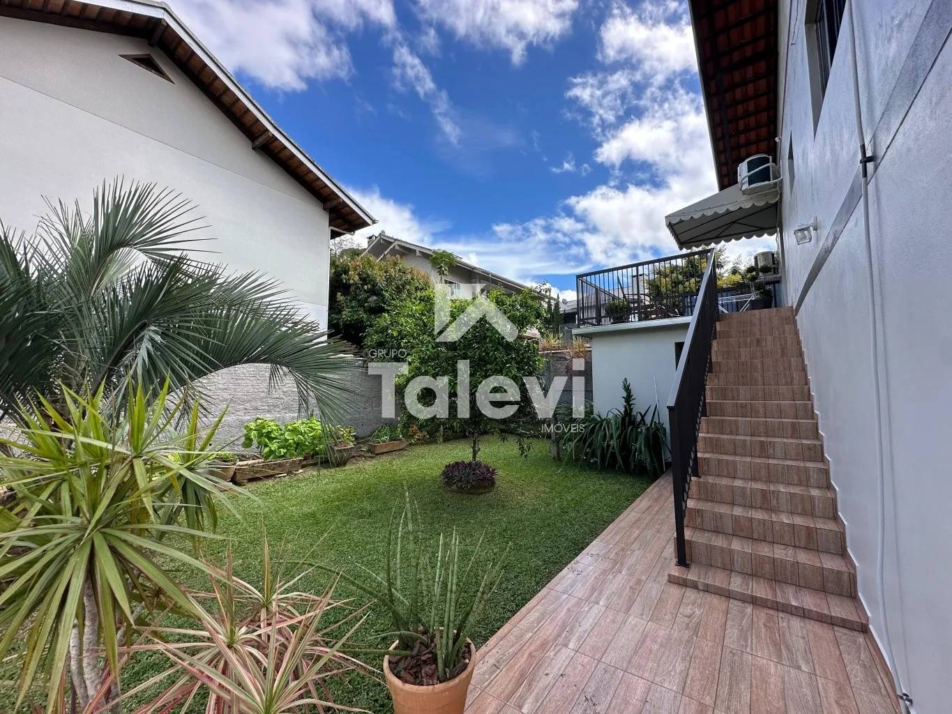 Casa com quintal amplo e potencial de ampliação no Centro de Pomerode - Conforto e Localização — foto 2