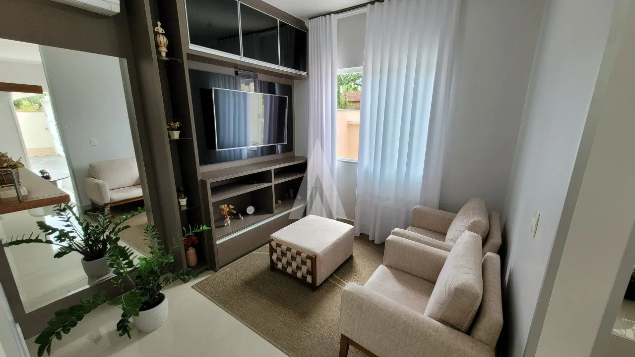 Sobrado em Condomínio com 1 suíte(s) mais 2 quarto(s) à venda no bairro Pirabeiraba em Joinville, por R$1.100.000,00. — foto 3