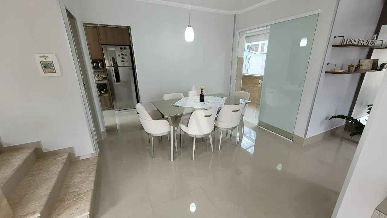 Sobrado em Condomínio com 1 suíte(s) mais 2 quarto(s) à venda no bairro Pirabeiraba em Joinville, por R$1.100.000,00. — foto 6