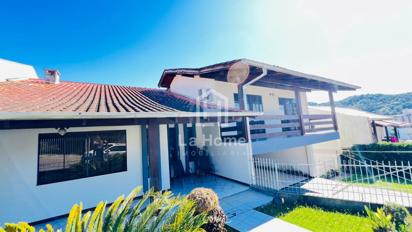 Casa com 04 quartos sendo 02 suítes (01 Máster) à venda em Blumenau, bairro Garcia — foto 3
