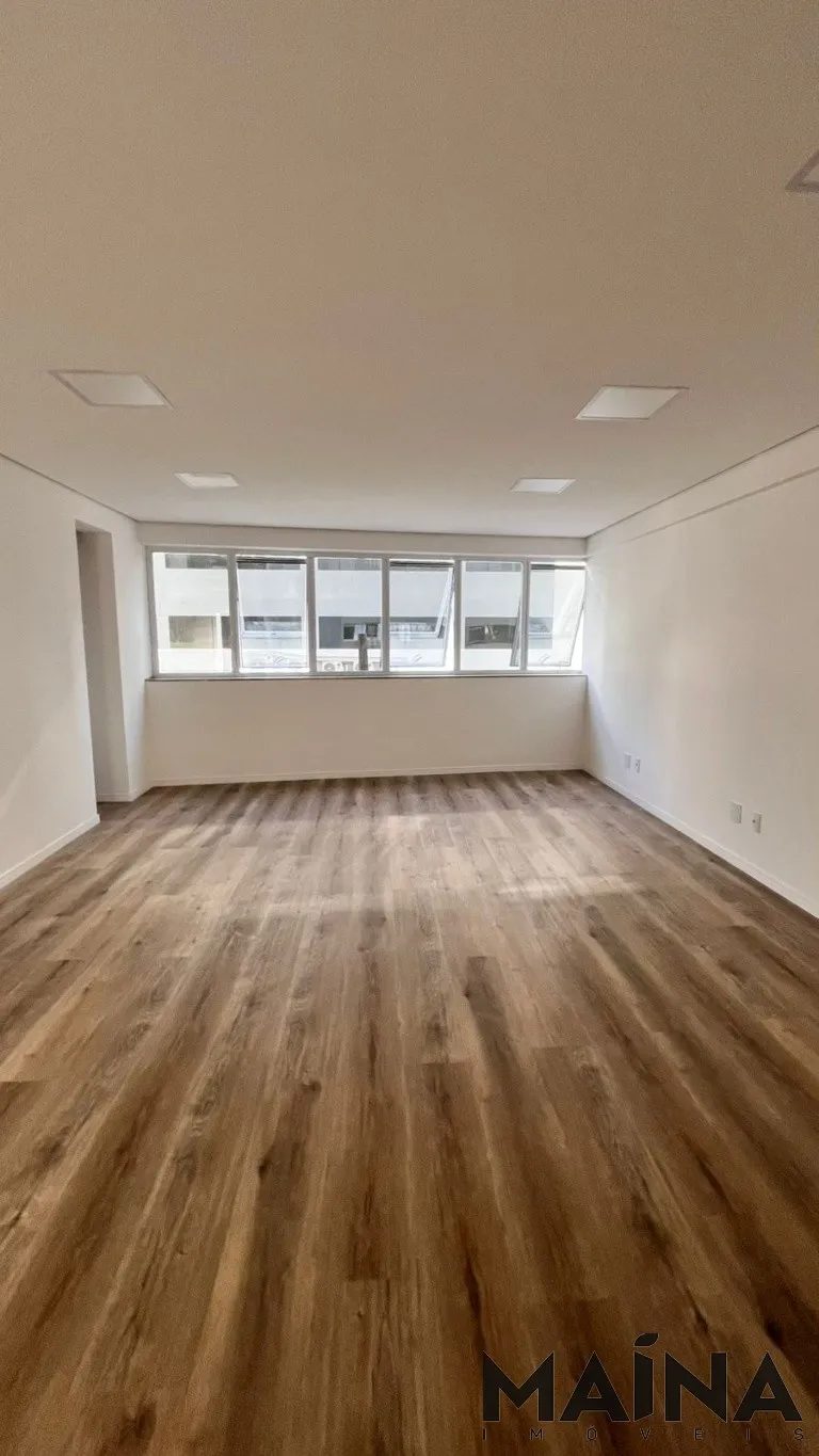 Sala comercial no centro de Blumenau — foto 2