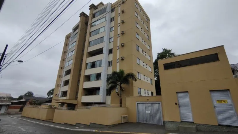 Apartamento com 2 dormitórios, sendo um deles suíte e 2 vagas de garagem no bairro Fortaleza - foto 1