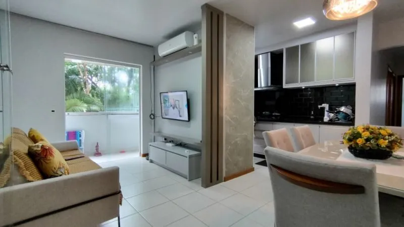Apartamento com 2 dormitórios, sendo um deles suíte e 2 vagas de garagem no bairro Fortaleza — foto 2