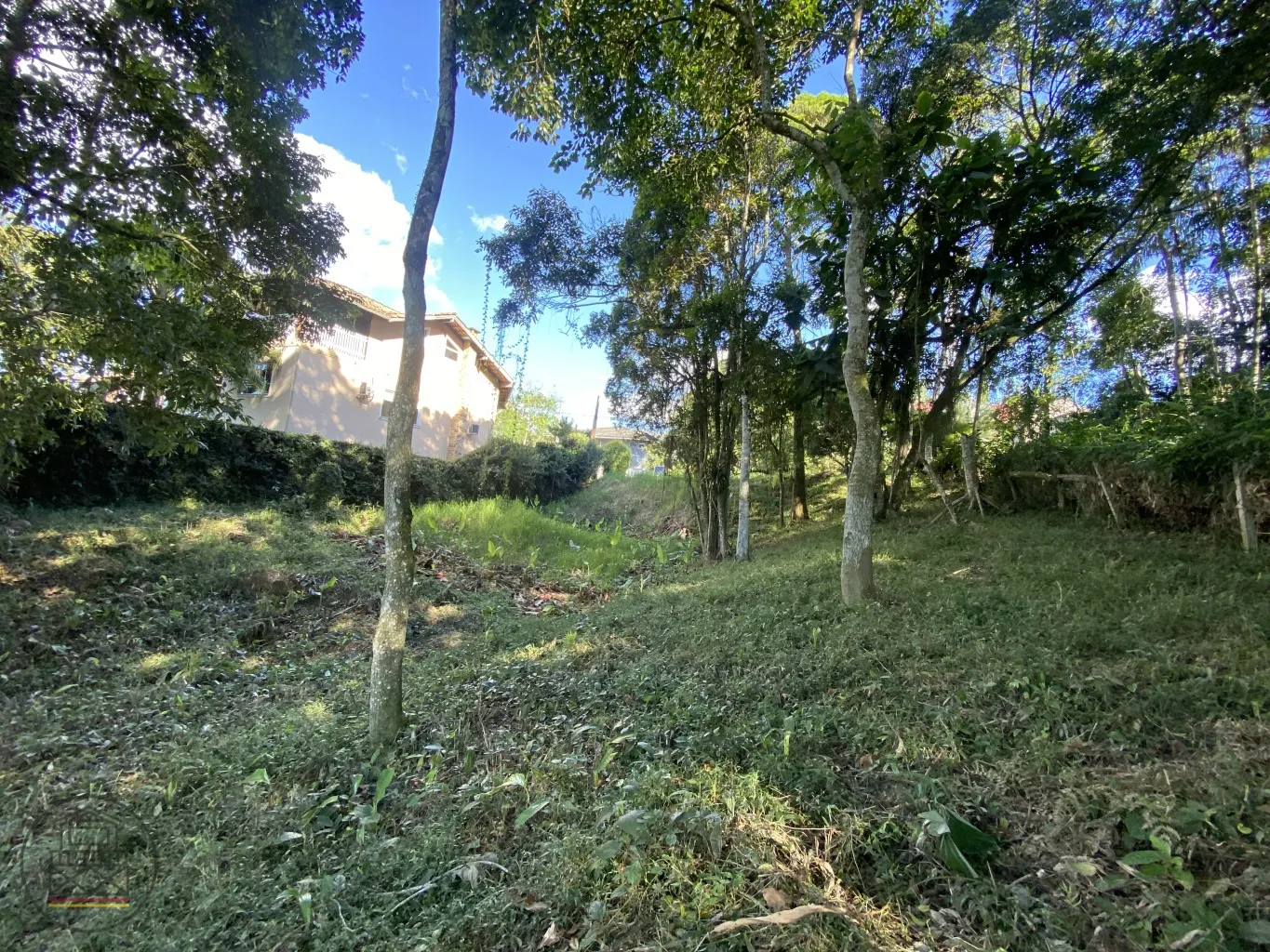Se você procura ter uma casa única! Precisa explorar esse terreno! E ja tem projeto aprovado viu!!! — foto 2