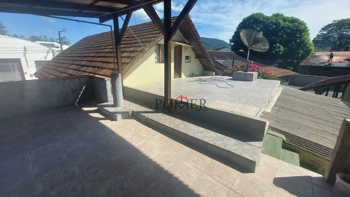 Ótimo imóvel comercial e residencial no Centro da cidade de Pomerode com aprox. 130,00m de construção e edificada num terreno com 633,32m. — foto 6