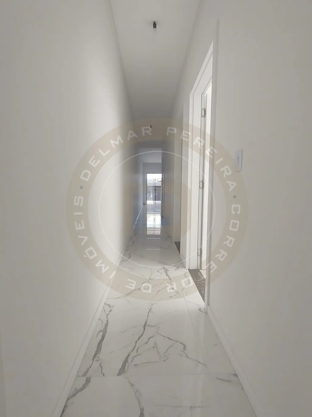 Casa geminada com 02 dormitórios sendo 01 suíte + demi- suíte. — foto 7