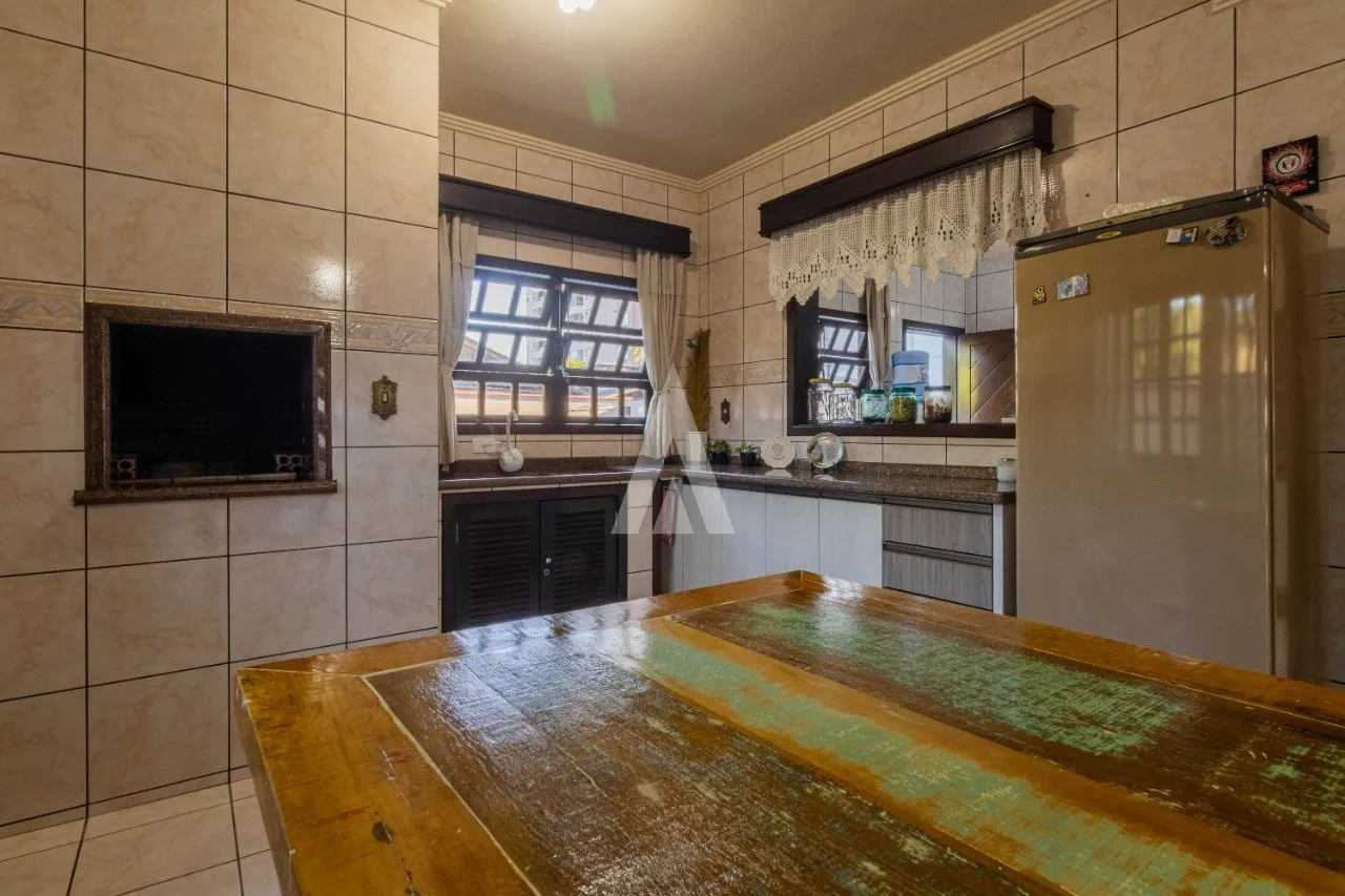 Sobrado com 1 suíte(s) mais 3 quarto(s) à venda no bairro Saguaçu em Joinville, de R$ 1.250.000,00 por R$ 1.100.000,00 — foto 6