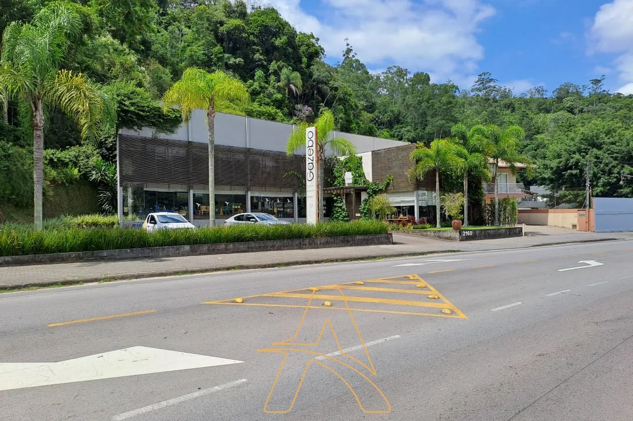 Encantadora Loja com Estacionamento na Rua Itajaí — foto 2