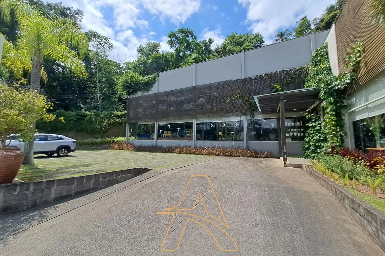 Encantadora Loja com Estacionamento na Rua Itajaí — foto 3