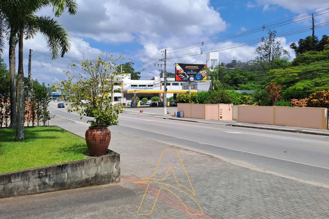 Encantadora Loja com Estacionamento na Rua Itajaí — foto 4