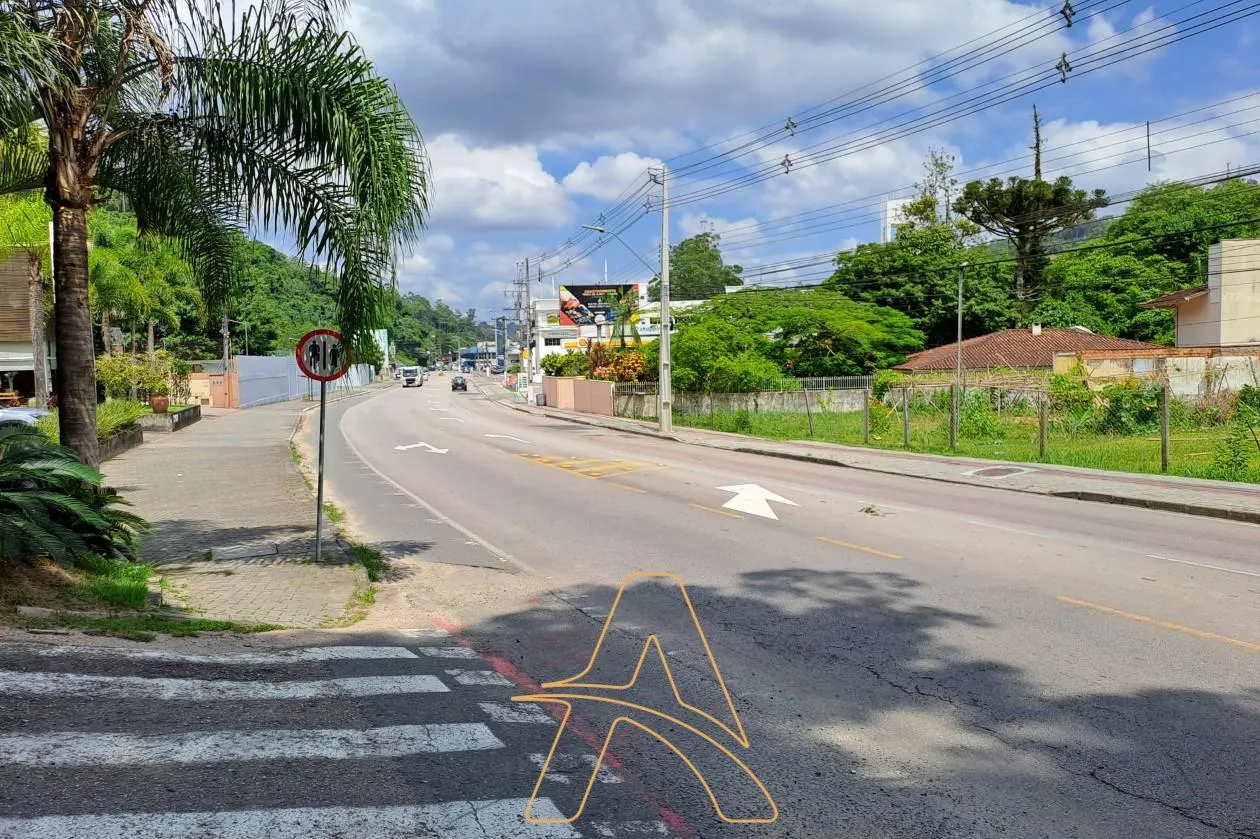 Encantadora Loja com Estacionamento na Rua Itajaí — foto 5