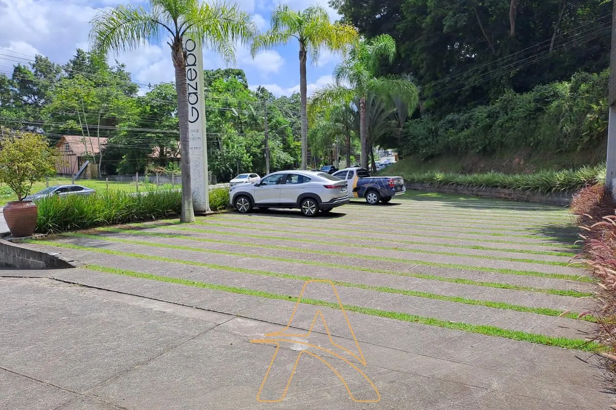 Encantadora Loja com Estacionamento na Rua Itajaí — foto 6
