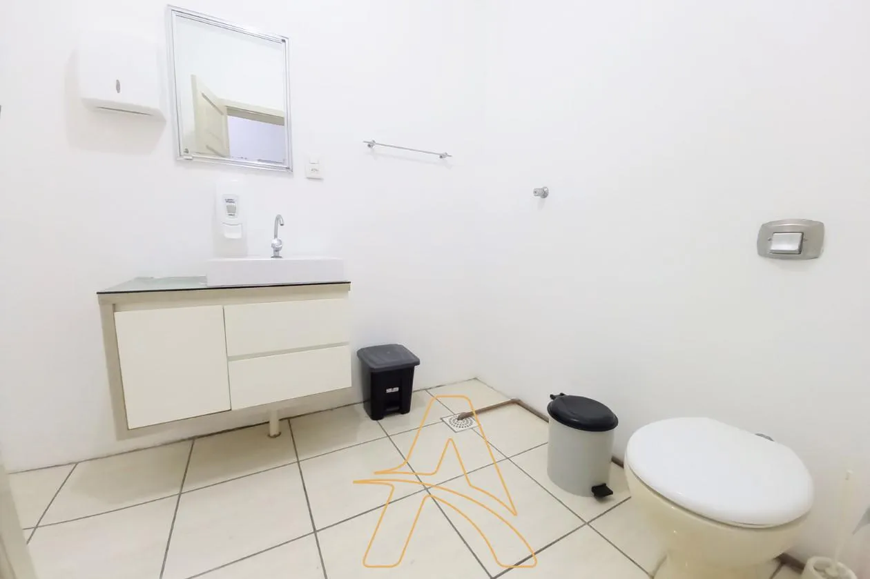 Ampla Sala Comercial no Centro de Blumenau — foto 5