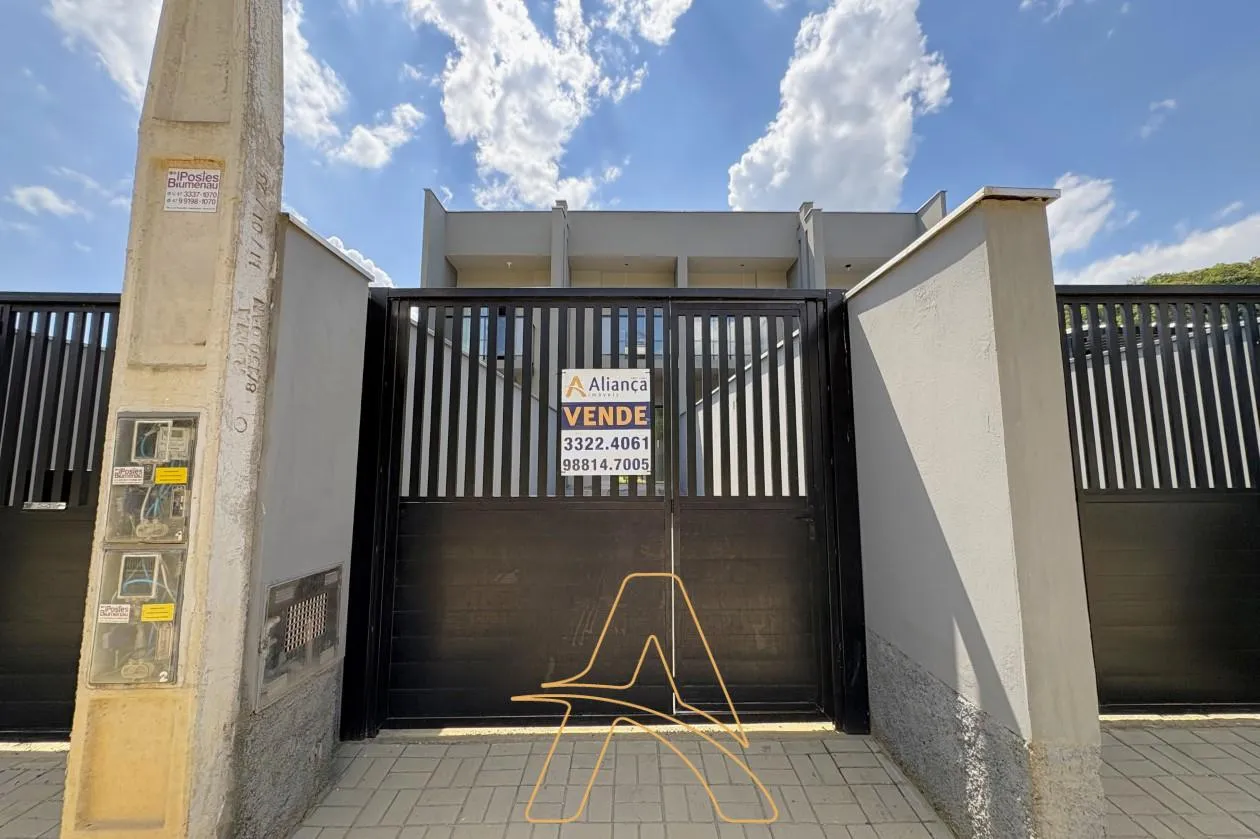 Sobrado Funcional com Excelente Espaço Externo no Badenfurt - foto 1