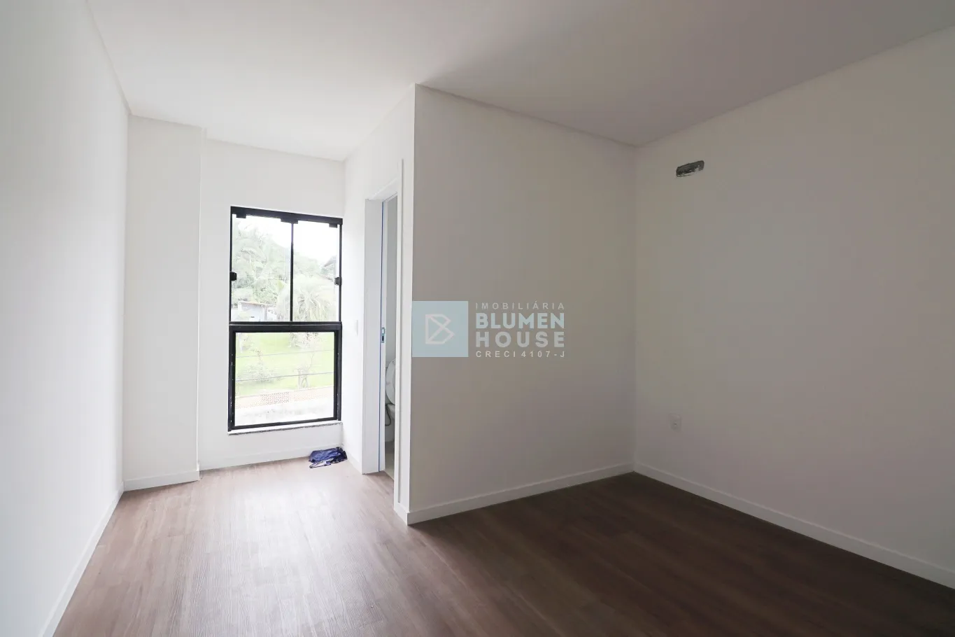Sobrado com 2 suítes no bairro Tribess! — foto 7