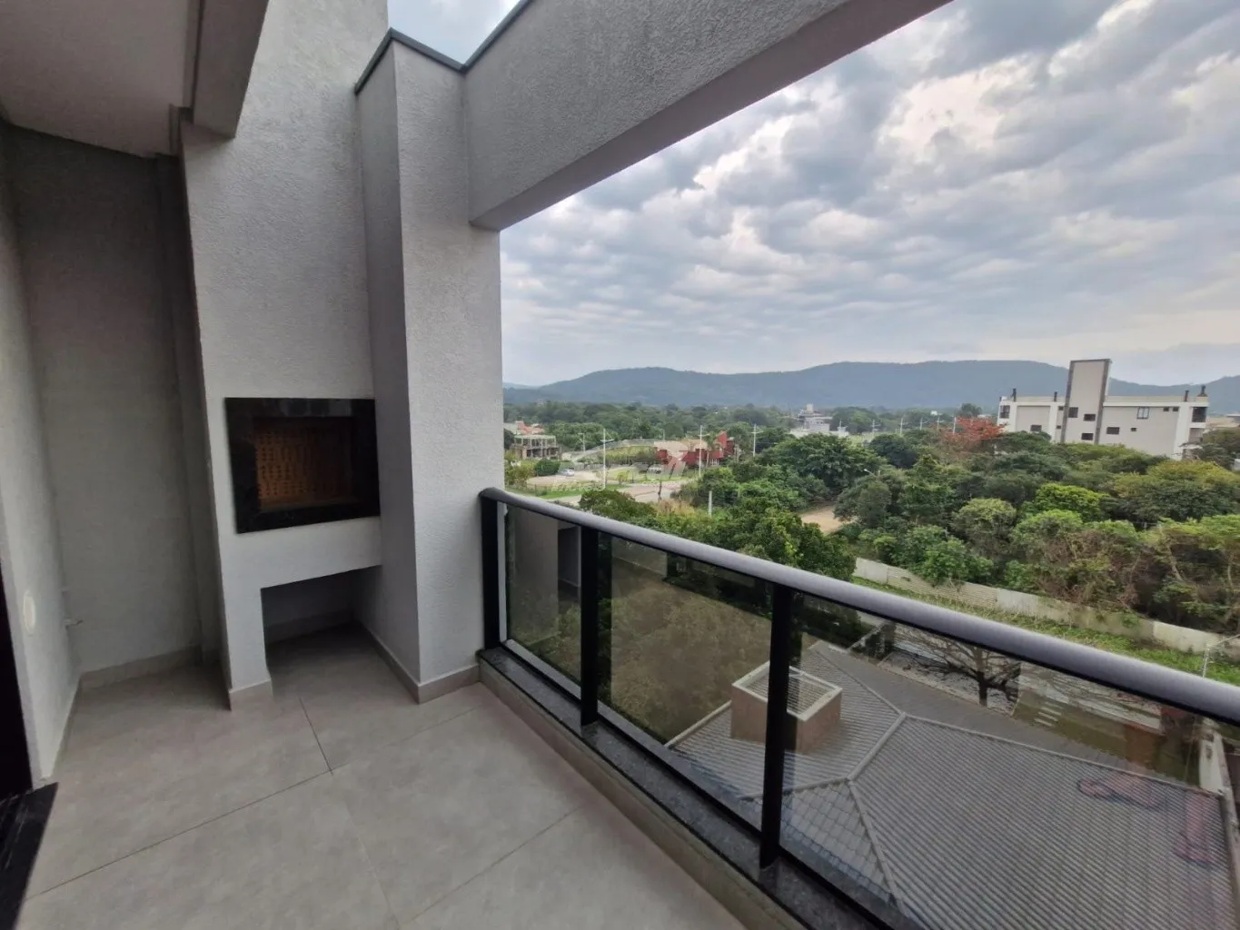 Apartamento duplex (cobertura) com 2 suítes no Del Mare Residence - Praia Canto Grande Mar de Fora/Mariscal, em Bombinhas. Pronto para morar. — foto 2